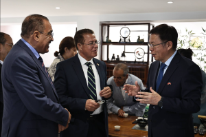 品茶看戏 在北非花园体验中式雅致生活——2024摩洛哥“茶和天下”·雅集