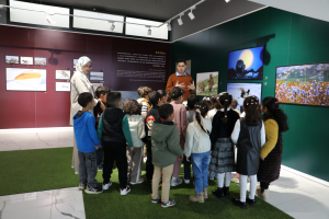 تلاميذ المرحلة الابتدائية في المغرب يختبرون الثقافة الصينية في تجربة تفاعلية غامرة