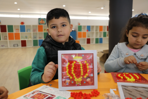  Des élèves du primaire marocains découvrent la culture chinoise en immersion
