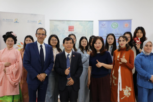 لانغتينغ · لقاء ثقافي راقٍ | تناغم الحبر والخط، وتواصل ثقافي صيني-مغربي  | طنجة