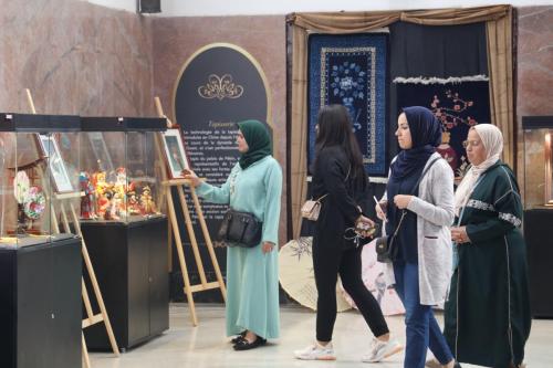 le premier étape de l'exposition itinérant de l'artisanat sino-marocain ( Méknes)